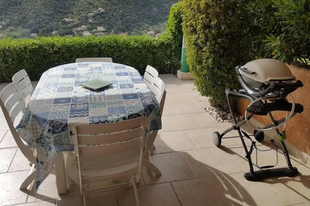 Les Hauts De St Clair,Vue Mer Et Vert,Tres Calme Le Lavandou 0*,  France