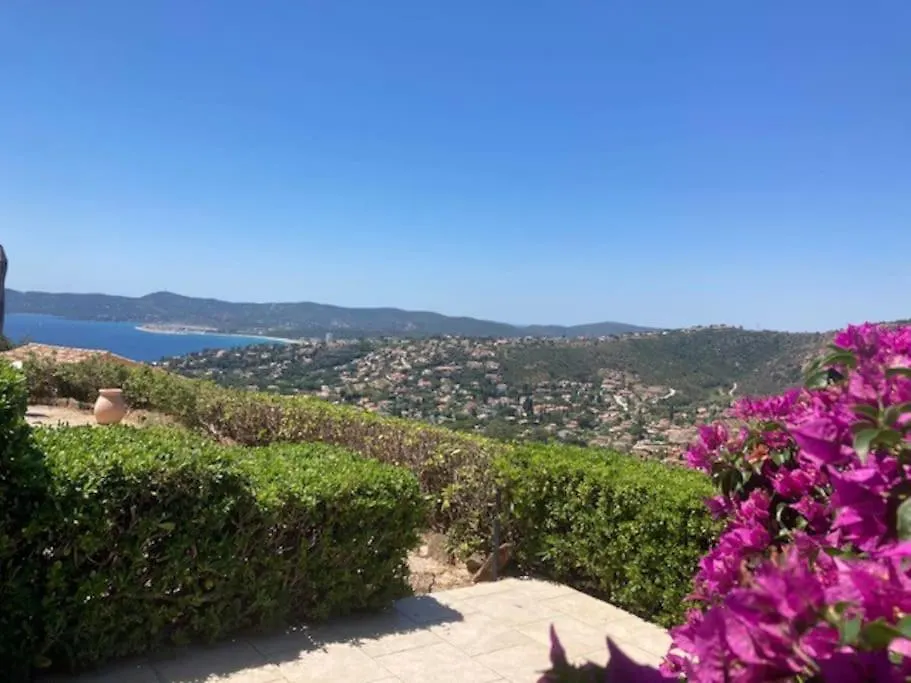 Apartment Les Hauts De St Clair,Vue Mer Et Vert,Tres Calme Le Lavandou